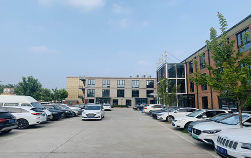 中泰国际停车场 